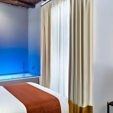 Artemisia Domus - Centro Storico 4*