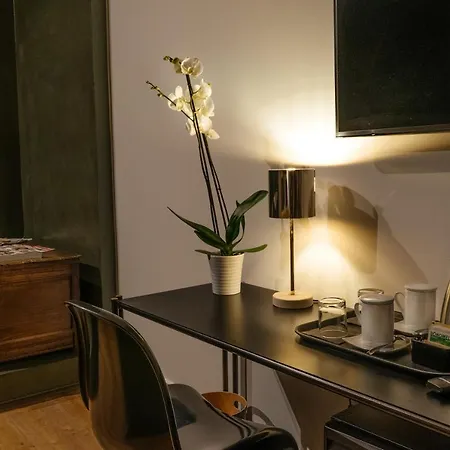 Artemisia Domus - Centro Storico בית הארחה