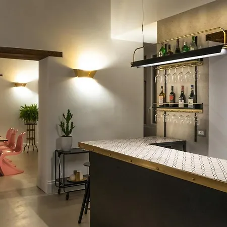 Artemisia Domus - Centro Storico بيت ضيافة 2*