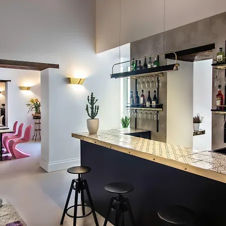 Artemisia Domus - Centro Storico بيت ضيافة نابولي