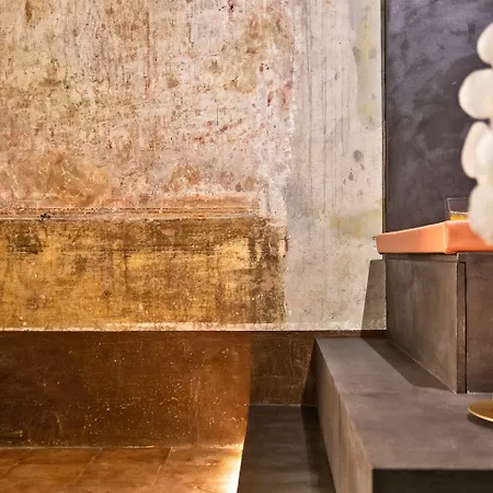 Artemisia Domus - Centro Storico 4*