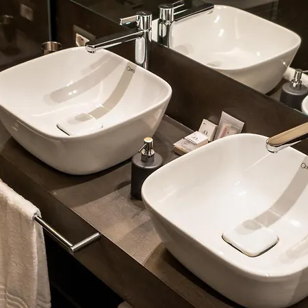 بيت ضيافة Artemisia Domus - Centro Storico 4*