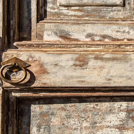 Artemisia Domus - Centro Storico 4*