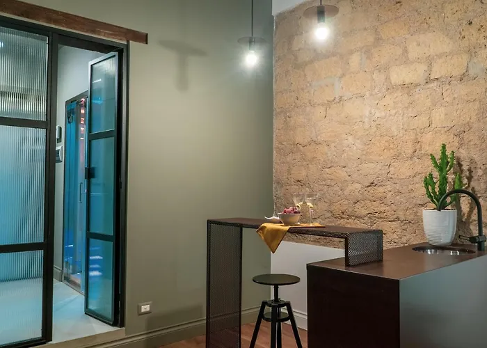 Artemisia Domus - Centro Storico Guest house