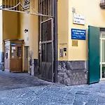Artemisia Domus - Centro Storico 4*