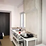 Artemisia Domus - Centro Storico Gæstehus 4*